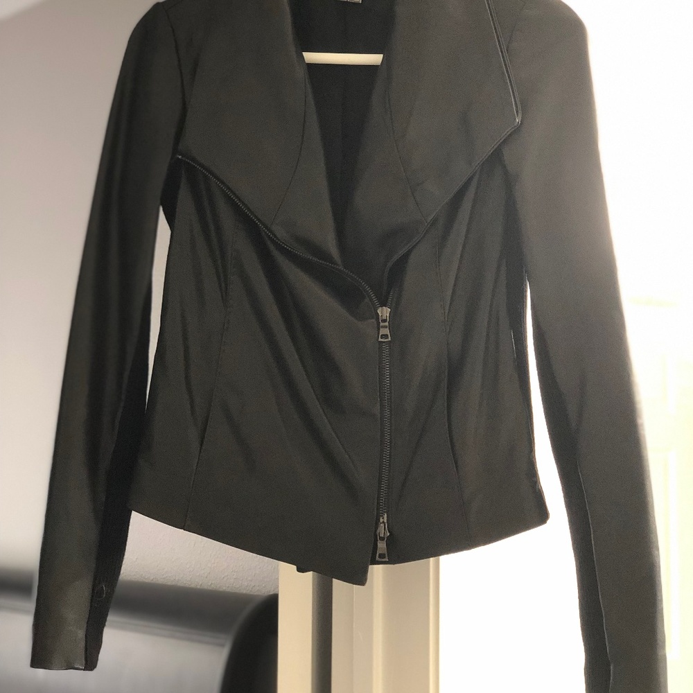 Vince black leather jacket xs